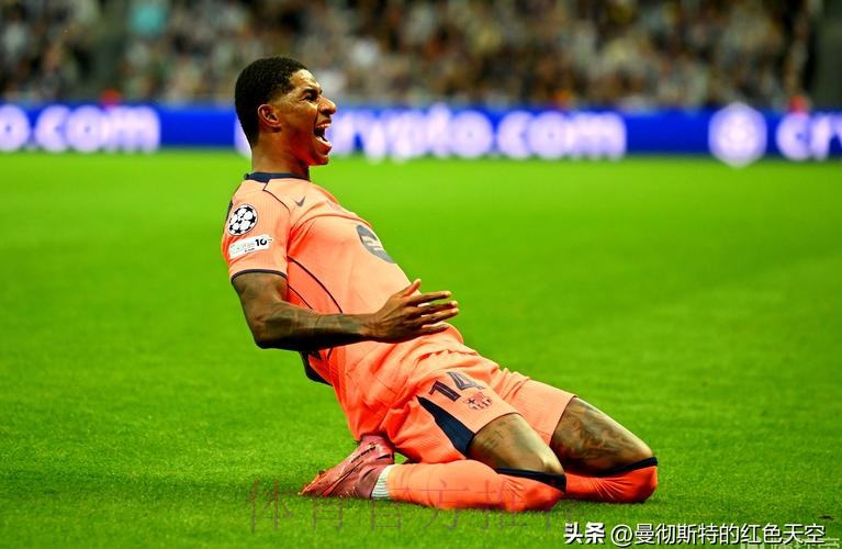 世体:琼阿梅尼手球是明显点球 他应该2黄被罚下 世体:琼阿梅尼手球是明显点球 他应该2黄被罚下